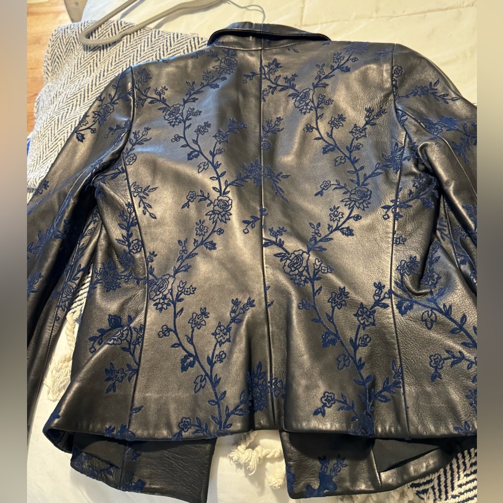 jacket - Picture 2 of 3